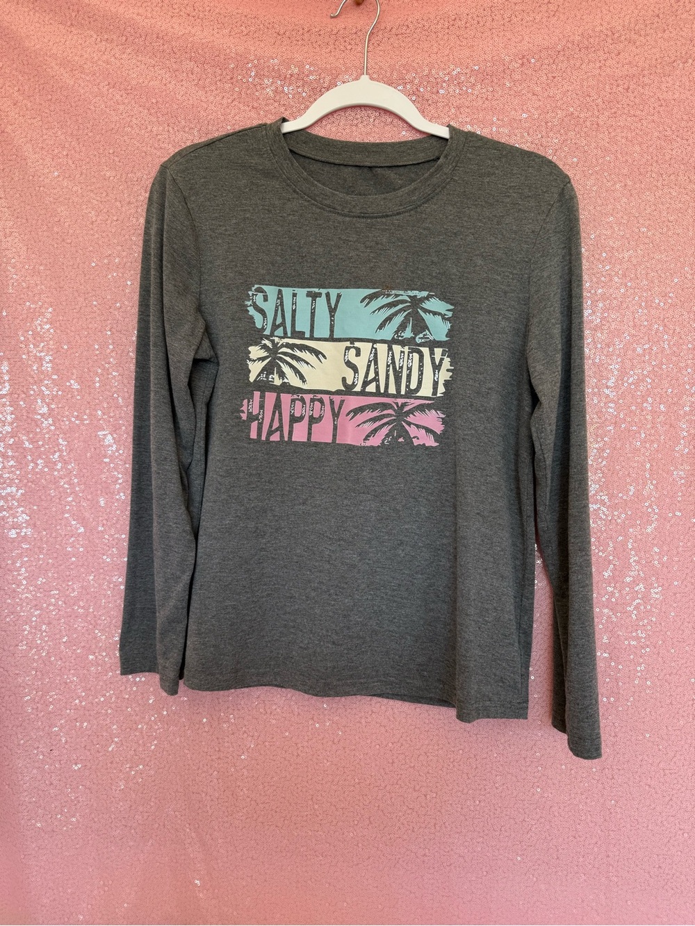 Source Unknown Gray Long-Sleeve Tee with Pastel Beach Graphic